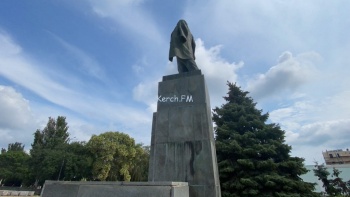 В Керчи на ремонт памятника Ленину нужно 10 млн рублей (опрос)