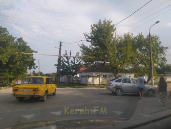 На перекрестке Гагарина-Толбухина в Керчи произошло ДТП