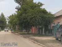 Крутой поворот и отсутствие тротуаров на Пошивальникова в Керчи могут привести к очередному ДТП