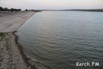 Новости » Общество: В Госкомитете Крыма рассказали об остатках в водохранилищах после турсезона