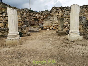 Прикоснуться к истории Керчи можно на раскопках бывшего главного поставщика зерна в греческие Афины