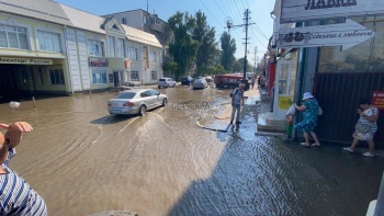 Более 12 млн руб выплатили пострадавшим предпринимателям Ялты и Керчи из-за летних потопов