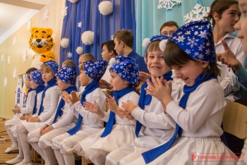 Детей из керченского интерната поздравили с Днем Святого Николая