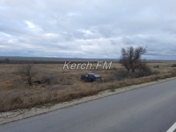 На дороге между Чистопольем и Белинским керчане нашли машину в кювете