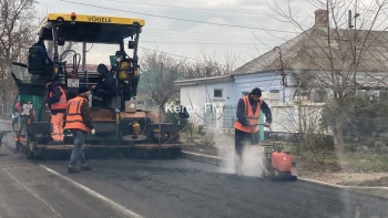В Керчи возобновили работы по ремонту дорог