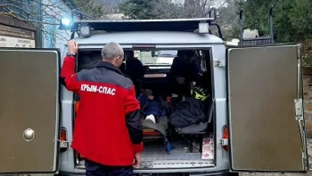 Туристка поблагодарила спасателей за помощь и эвакуацию с тропы Голицына