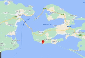 В Черном море недалеко от Керчи горел танкер с сотнями тонн мазута