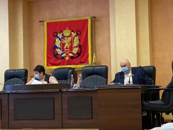 На сессии в Керчи досрочно прекратили полномочия депутата Юрия Недилько