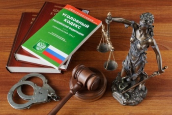 Крымчанин переоформил на себя три квартиры пенсионерки, теперь его ждет суд