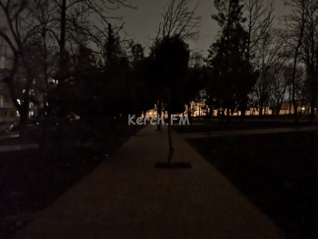 Насиловать на лавочках удобнее: в парке на Старом стеклотарном в Керчи нет ни одного фонаря