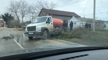 На ул. Колхозной произошел порыв водовода