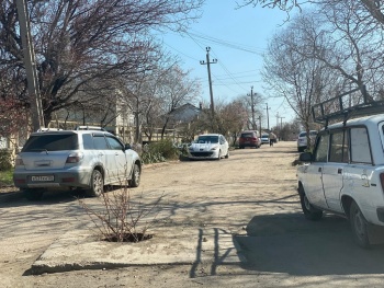 Очередная ловушка для водителей Керчи образовалась на дороге по ул. 23 Мая