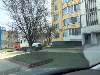 Из-за порыва водовода на ул. Свердлова без воды остались около тысячи керчан