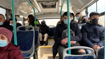 Масочный режим продолжают проверять в автобусах Керчи