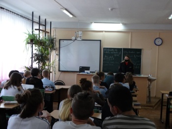 В Керчи полицейские рассказали школьникам, как противостоять дистанционному мошенничеству