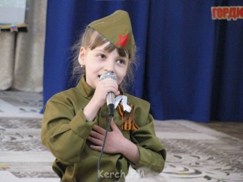 Воспитанники  детского сада № 54 "Калина" Керчи подарили ветеранам концерт ко Дню Победы
