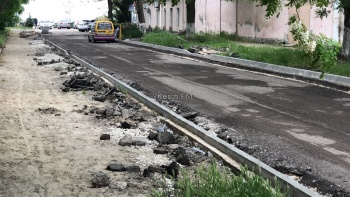 Новости » Общество: Морские переулки в центре Керчи готовят к асфальтировке