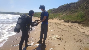 Новости » Общество: На суше и в воде в селах под Керчью нашли бомбы