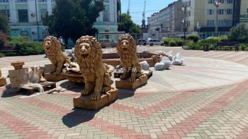 Работы замерли: фонтан у администрации Керчи еще не установили