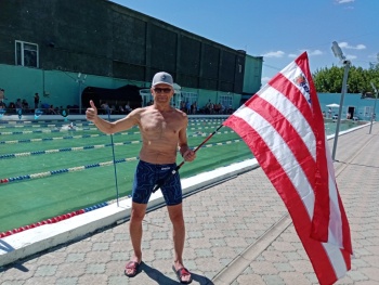Керчанин Сергей Биховец вновь стал лучшим на всероссийском турнире по плаванию