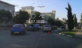 Напротив банка по Кирова в Керчи произошло ДТП