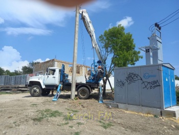 Новости » Общество: Крымэнерго продолжает строить линии на снт Садовод по ул Блюхера