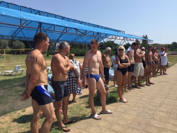 В Керченском проливе прошел заплыв на полтора километра