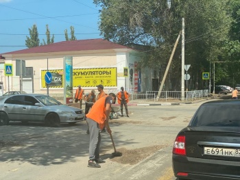 Новости » Общество: В Керчи убирают последствия дождя