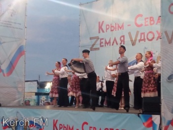 Ансамбль песни и пляски Черноморского Флота выступил в Керчи