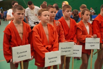 В Керчи проходят Всероссийские соревнования по борьбе самбо