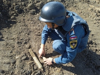 Новости » Общество: В Ленинском районе нашли мины, гранаты и патроны времен ВОВ