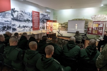 В музее истории Керченско-Эльтигенского десанта прошло мероприятие «Огни Эльтигена»