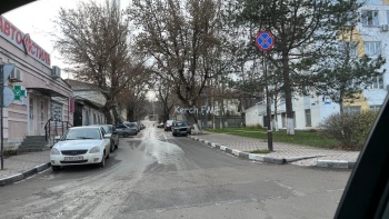 На Госпитальной произошел порыв водовода