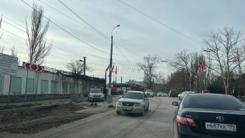 Новости » Общество: В центре Керчи образовалась пробка