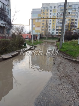 Новости » Общество: В Керчи забыли сделать ливневку при ремонте дублера дороги по Буденного