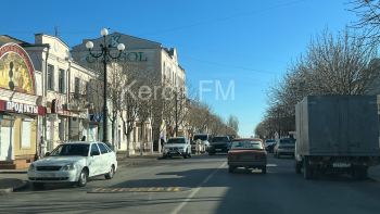 Новости » Общество: В Керчи на Карла Маркса установили «лежачий полицейский»