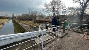 Новости » Общество: Подходит к завершению ремонт моста через речку Мелек-Чесме