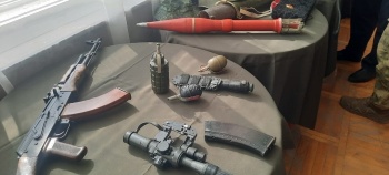Спецодежда и оружие – в Керчи проходит выставка