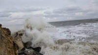 Дожди и сильный ветер принесет ночью южный циклон в Крым