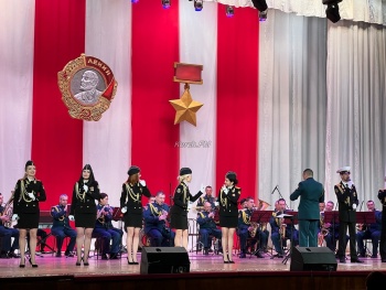 Праздничный концерт в День освобождения Керчи прошел в ДК «Корабел»