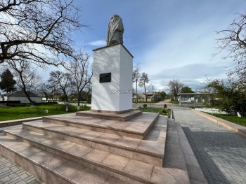 Керчане просят отремонтировать братскую могилу в Героевке на примере Капкан