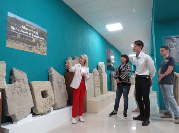 Временная выставка «Миг между прошлым и будущим»  открылась в Керченском  лапидарии