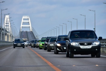 На Крымском мосту сократили время ожидания на досмотр, - Аксенов