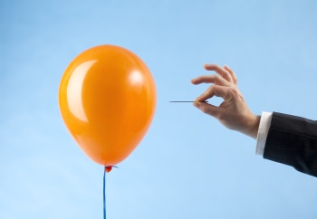 Администрация Керчи просит не продавать воздушные шары 8 и 9 мая