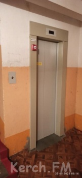 Пенсионеров заблокировали  в квартирах неработающим лифтом в Керчи