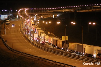 Хуснуллин считает возможным запуск грузовиков по Крымскому мосту при спокойной обстановке