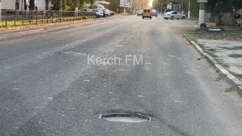 Новости » Общество: Водители, внимание! На Вокзальном шоссе приоткрыт люк