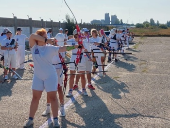 В Керчи прошли соревнования по стрельбе из лука «Скифские стрелы»