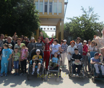 Керченское общество инвалидов объявляет сбор ко Всемирному Дню ребёнка