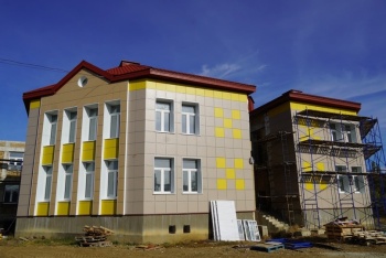В Керчи продолжается строительство двух детских садов